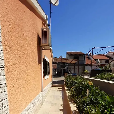 Apartment In Porec/istrien 38386 *
